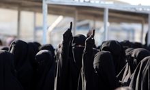Бойците от ИДИЛ принуждават робините си да правят аборти, за да може да ги изнасилват