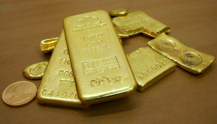 Златото се смята за убежище срещу инфлацията при кризи, но от началото на тази година цената му е паднала с повече от 10%.