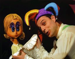 "За граховото зърно и една принцеса" се играе в неделя в салона на Столичния куклен театър на ул. "Гурко"