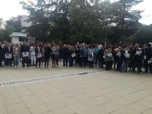 Протест в защита  на пребитата Стефка Терзийска. СНИМКА: Тони Маскръчка