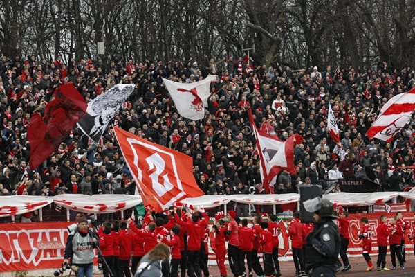 Публиката на ЦСКА е разделена