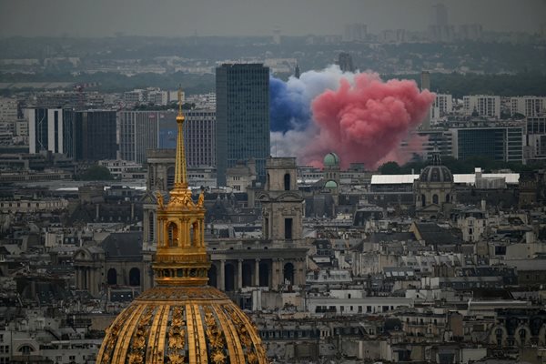 All of France was excited for the start of the ceremony Photo: Reuters