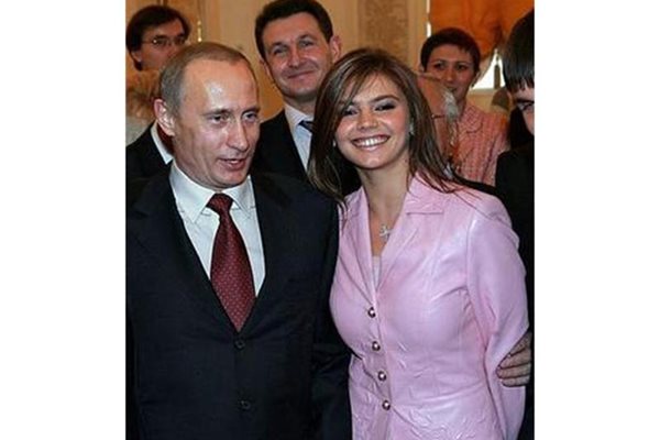 Владимир Путин и Алина Кабаева: партийно-политическа взаимна симпатия или нещо повече?
СНИМКИ: АРХИВ 
