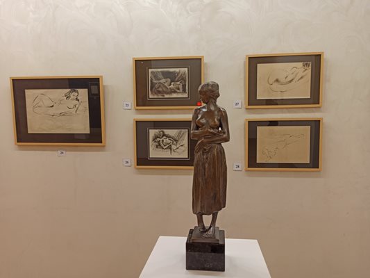 Още една от показанитге скулптури на Чапа по време на изложбата му