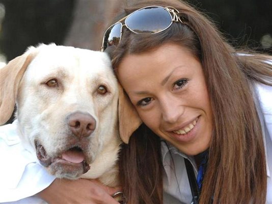 Депутатка плаща пържоли заради апетита на кучето си