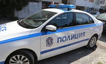 Маскирани обраха автомивка в София
