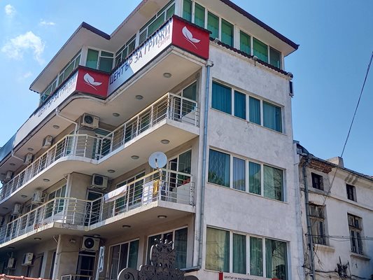 Незаконният имот на Гюрсел Алиев в подножието на Стария град в Пловдив.