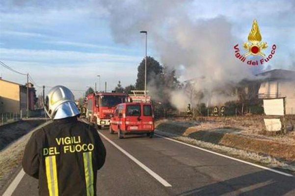 Пожарът в Батипаля, където загина българката СНИМКА: Италиански пожарникари

