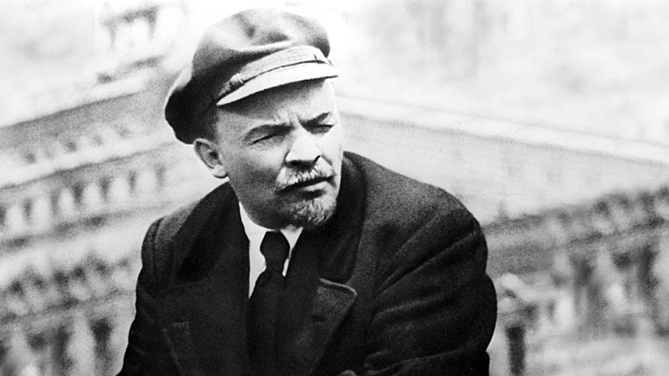 Германия  тайно преговаря с Ленин за Романови след “екзекуцията”