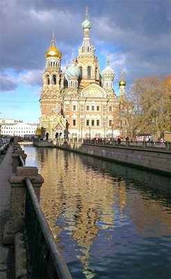 Приказните канали на Санкт Петербург са любимо място за всеки турист.