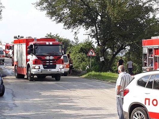 Инцидентът с пожарната се случи между Брестник и Куклен СНИМКА: "24 часа"