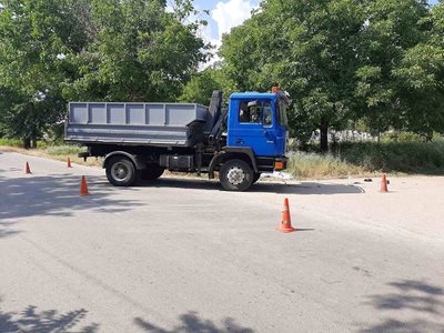 Камионът от удара с мотоциклета

Снимка: ОДМВР - Велико Търново