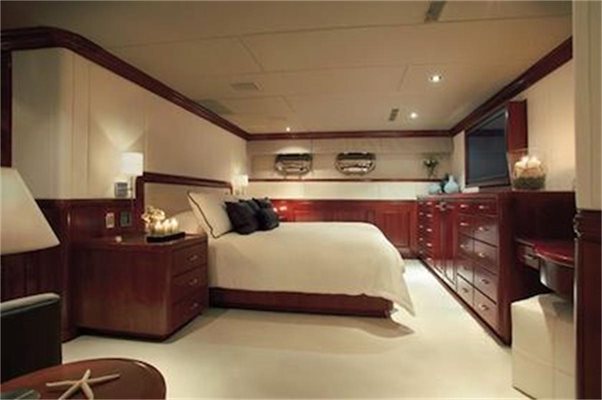Спалнята в луксозната яхта