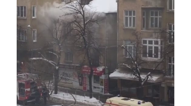 Жена загина при пожар в апартамент близо до Руски паметник в София. Кадър: Би Ти Ви