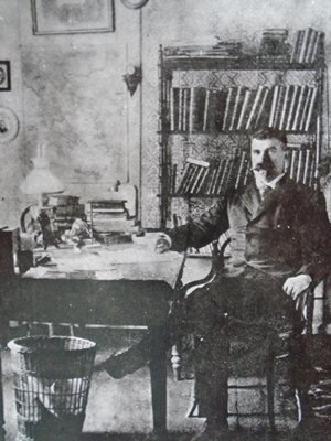 Вазов в работния си кабинет през 1895 г.