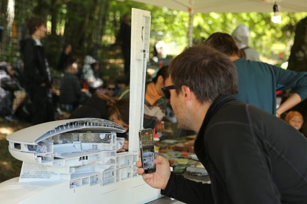 Фестивалът "OPEN BUZLUDZHA" обяви пълната си програма с warm-up парти в "Строежа"