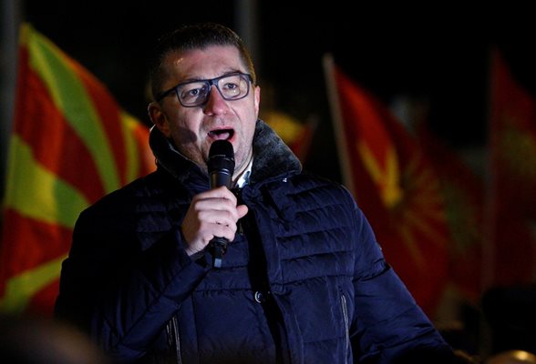 Лидерът на ВМРО-ДПМНЕ Християн Мицкоски говори начело на протестния марш СНИМКА: Ройтерс