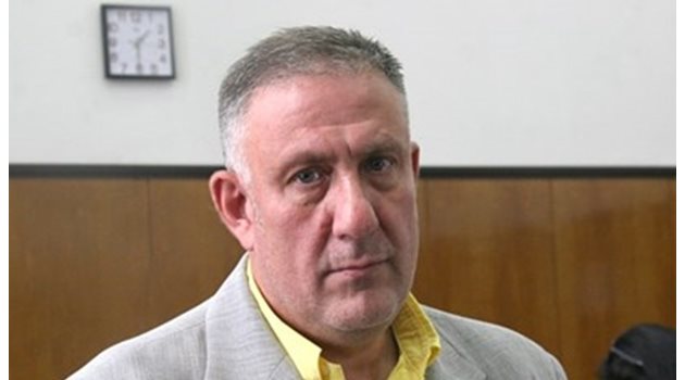 Д-р Иван Димитров получи 2,5 г. условно от Апелативния съд в Пловдив за убийството на Плъха. 