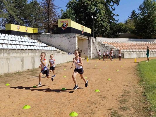 С 1.3 млн. лв. Павликени ще ива модерна лекоатлетическа писта

Снимка: Община Павликени