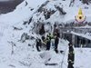 Загиналите при лавината в Италия вече са 12, 17 са в неизвестност