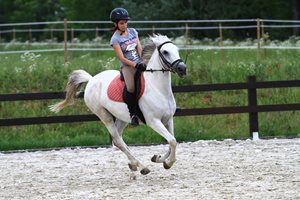 Страстта към конете: Мирела и Сияна Райкови