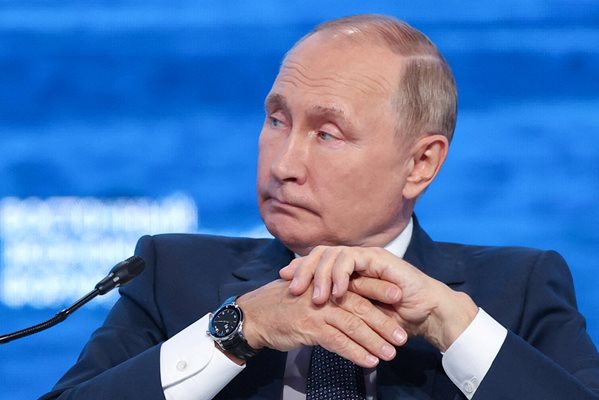 Путин търси удобни условия за преговори да спре войната