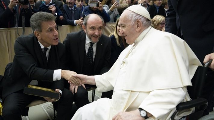Папата с дар от “Хебър”