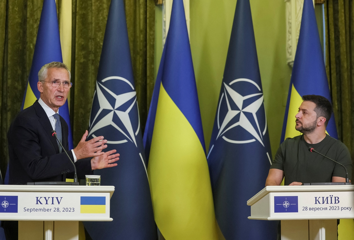 Йенс Столтенберг: Украйна постепенно набира сила в контранастъплението си