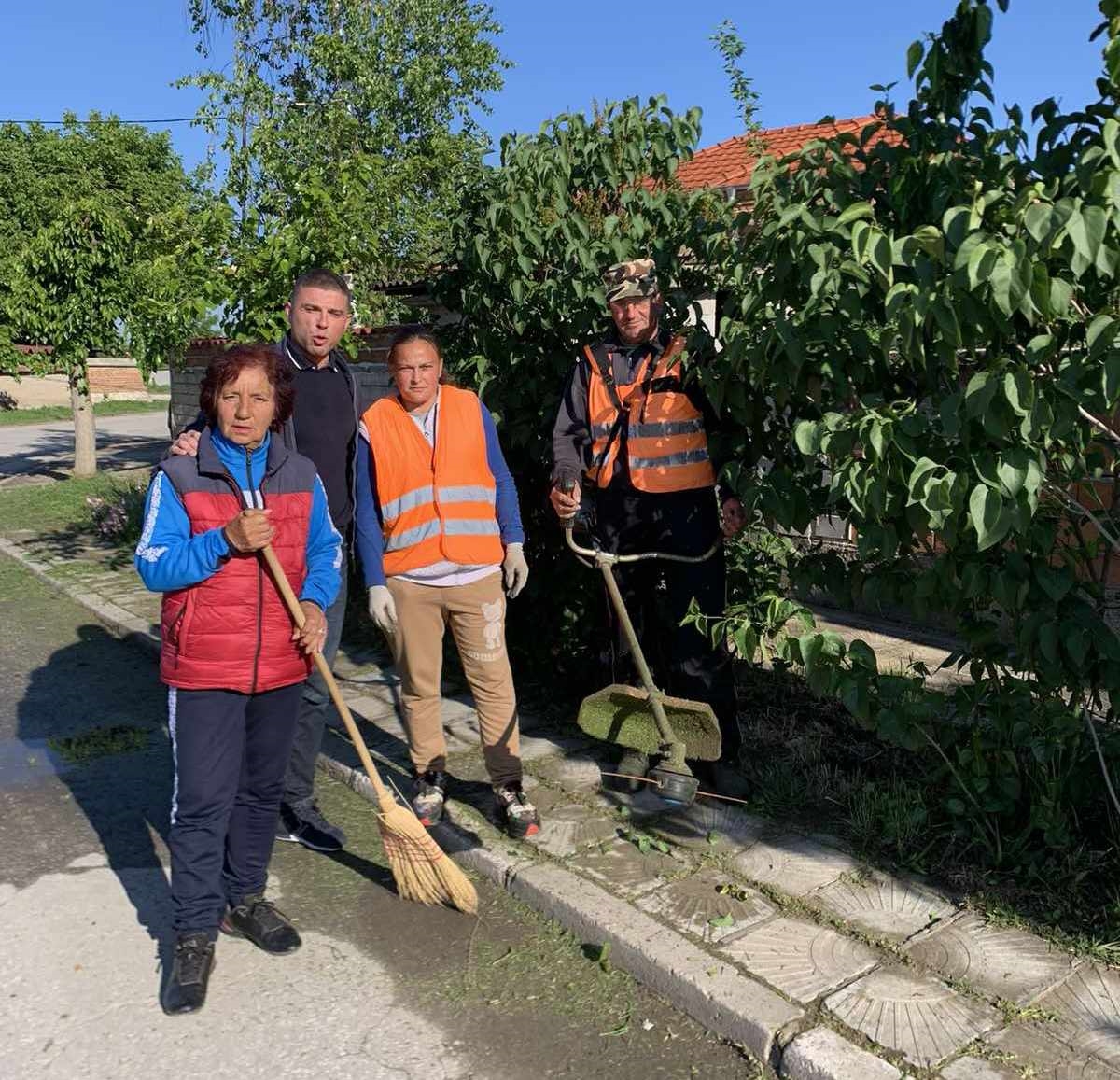 Майката на Стоичков грабна метлата и даде старт на пролетното почистване в община "Марица"