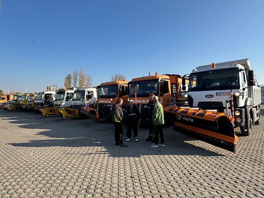 Техниката за зимно дежурство в Пловдив е в готовност.