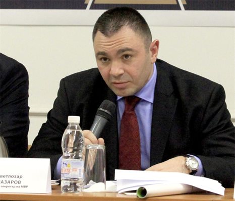 Главният секретар на МВР Светослав Лазаров обясни, че релсите са част от националната сигурност.