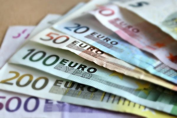 Евро банкноти СНИМКА: PIXABAY
