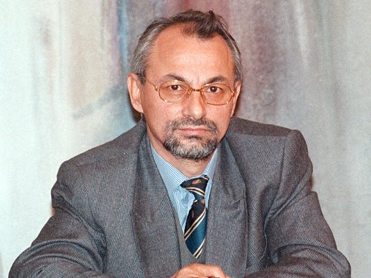 Ахмед Доган през 1999 г.