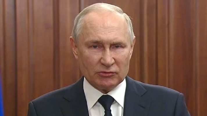 Путин плаши Киев с ракета, която има "разрушителната сила на метеорит"