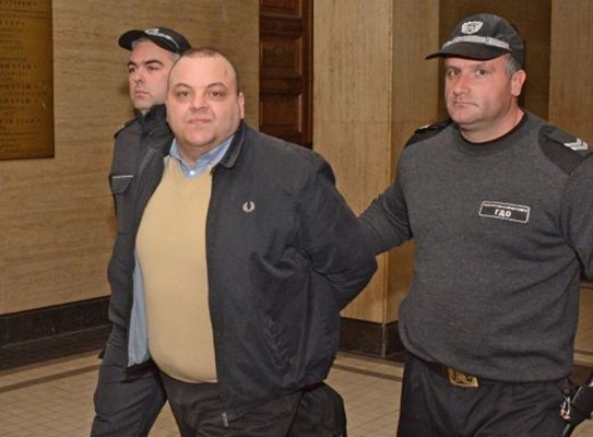 Николай Русинов се брани сам в съда