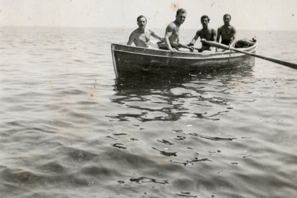 Лодка в Черно море, през 40-те години