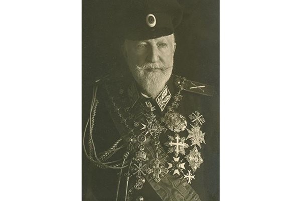 Цар Фердинанд в гр. Кобург през 1946 г.