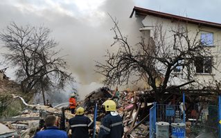 Кметът на Банкя за взрива: Пожарът е овладян, няма нужда от евакуация