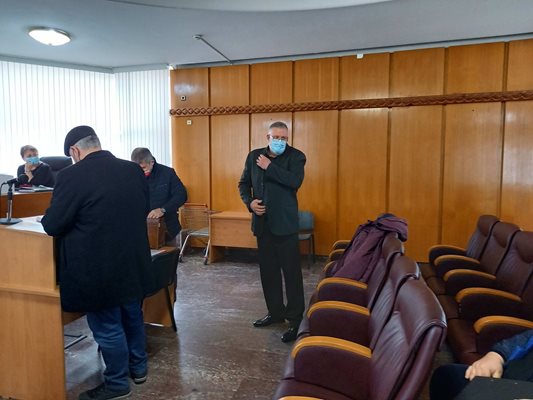 Д-р Иван Димитров в Апелативния съд в Пловдив. 