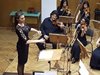 Млада диригентка подготвя хоров концерт
в Търново за Деня на будителите