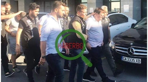 Полицаи водят Бенчо Бенчев и останалите задържани