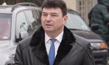 2 г. условно за Живко Мартинов заради един тон суджук. Оправдан, че е изнудвал за 30 кг телешка пастърма и 30 кг филе Елена