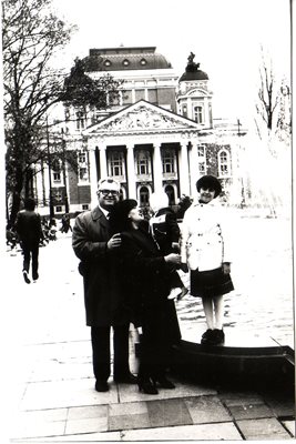 Генко Генов със семейството си