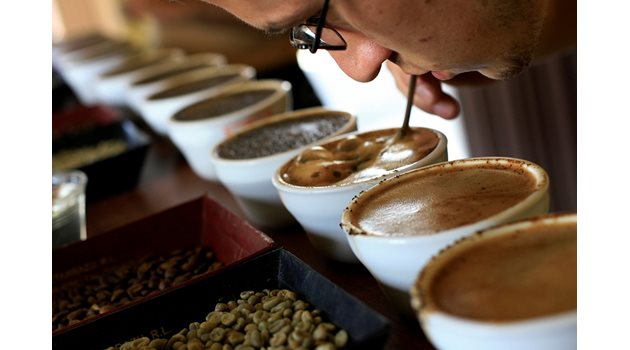 Кафето стимулира мозъка, но увеличава риска от сърдечни инциденти