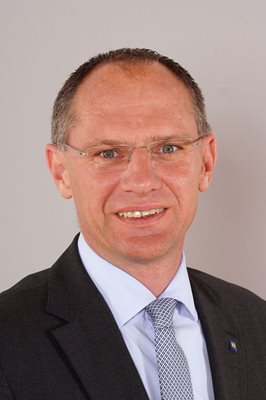 Австрийският министър на вътрешните работи Герхард Карнер.

Снимка: Wikipedia