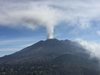 Вулкан изригна 7 км пепел над Камчатка