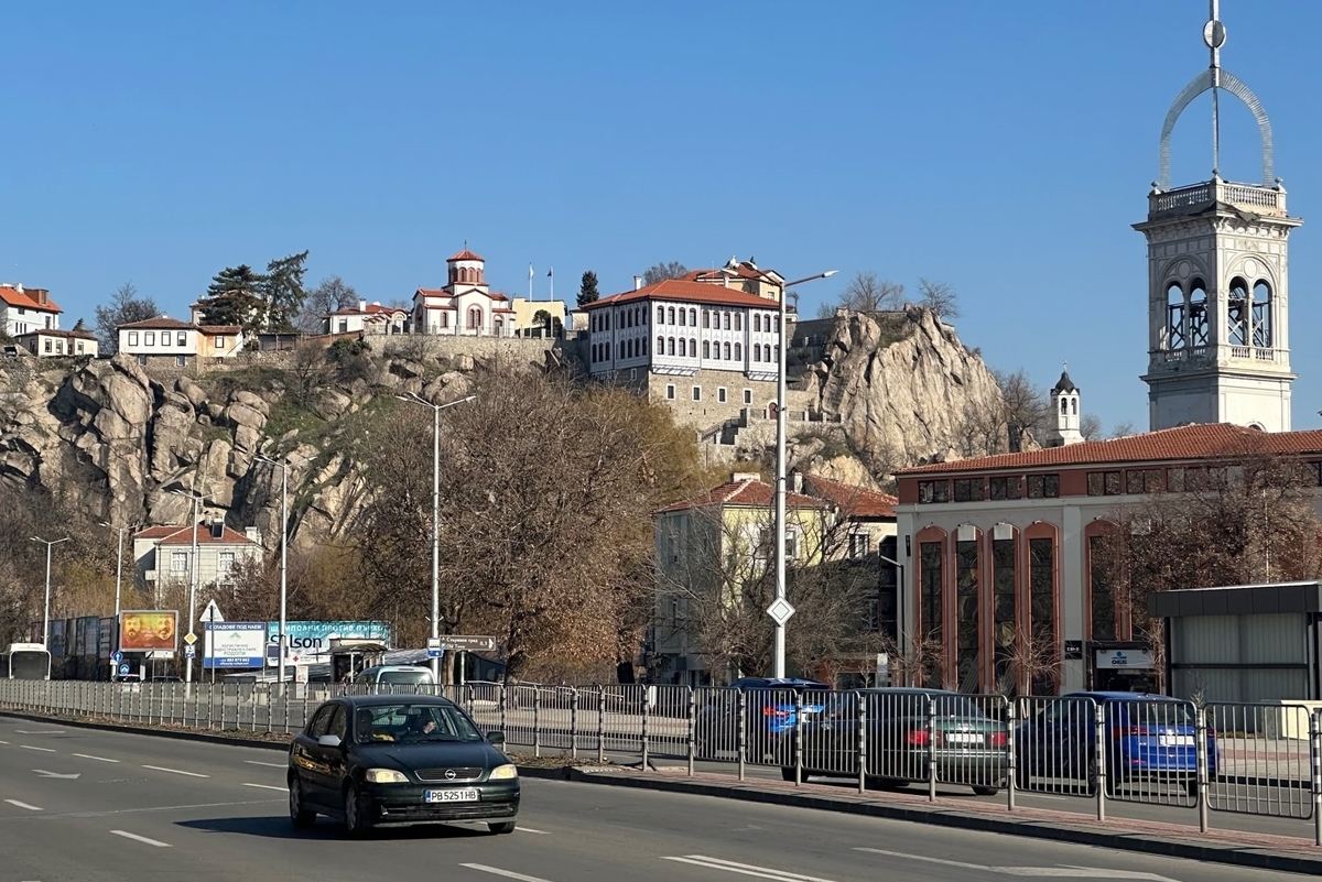 Пролетта напира в Пловдив със слънце и 21 градуса