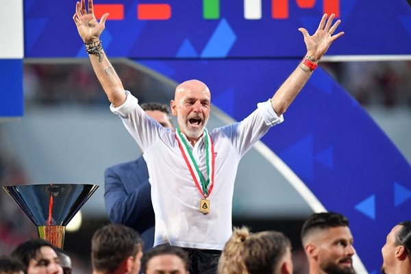 Стефано Пиоли изведе "Милан" до върха в Италия
Снимки: Ройтерс