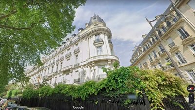 Апартаментът се намира в тази сграда на бул. "Фош" 22 в Париж