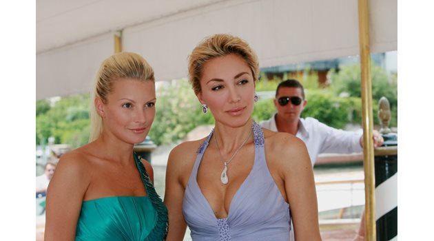 Мишел Бонев и Лича Нунес, която я запознава с Берлускони, на филмовия фестивал във Венеция през 2010 г.